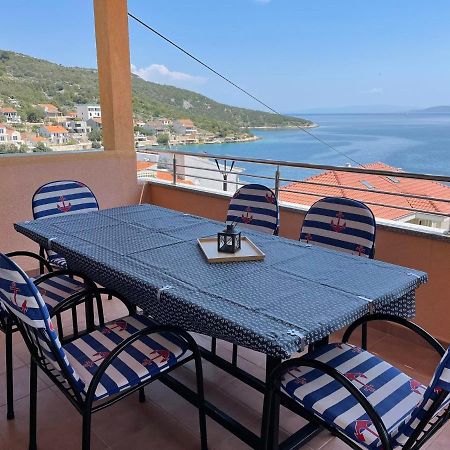 Apartman Emilija Vinišće Kültér fotó