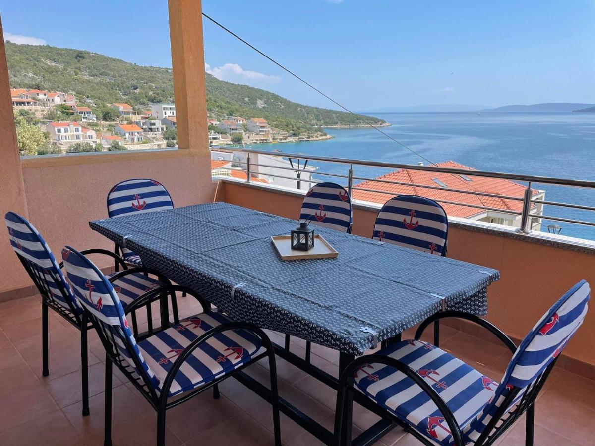 Apartman Emilija Vinišće Kültér fotó