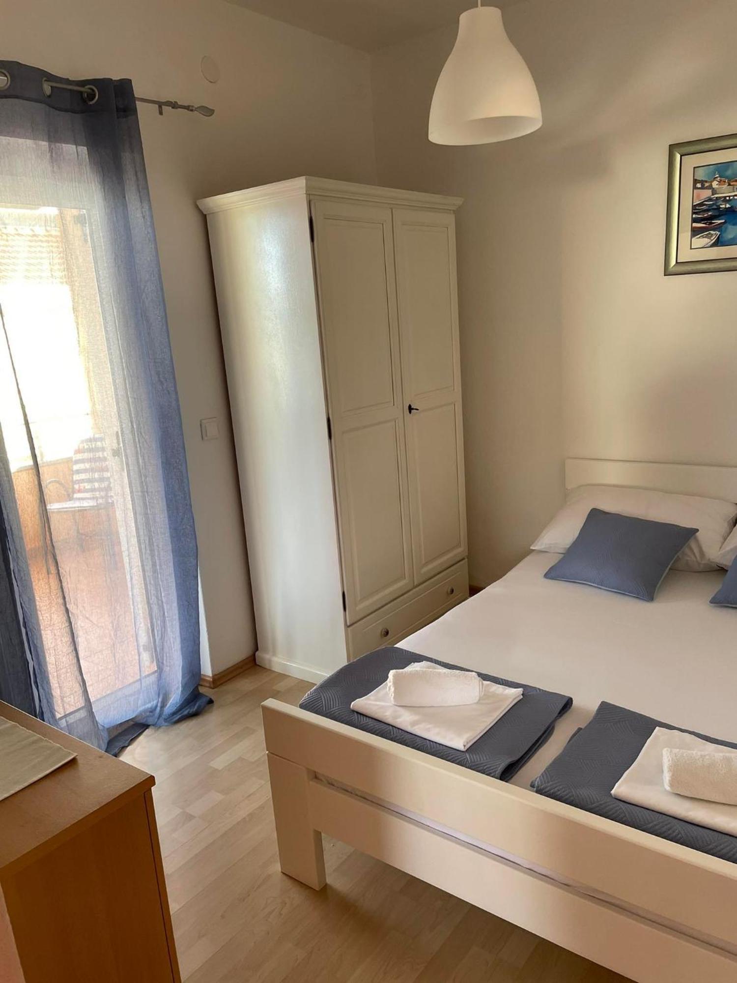 Apartman Emilija Vinišće Kültér fotó